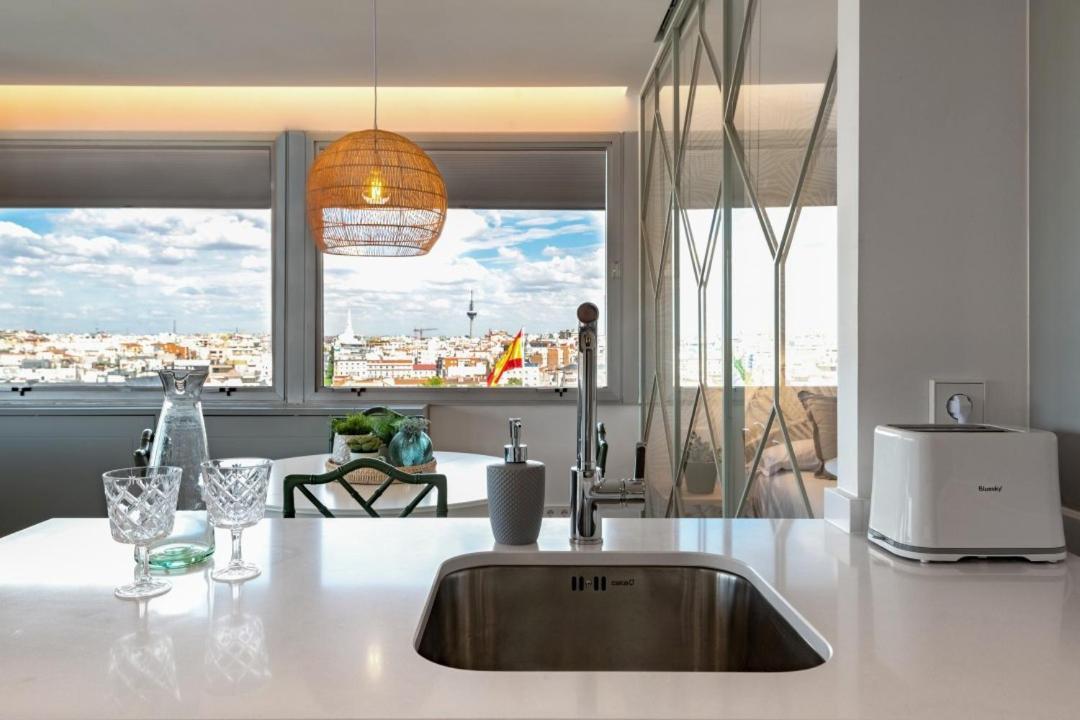 2 Bedrooms 1 Bathroom Furnished - Justicia - Incredible Views - Mintystay Мадрид Экстерьер фото